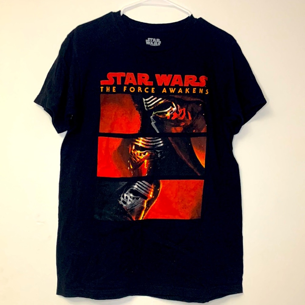 Star Wars Force Awakens Mens black T-Shirt  kylo Ren size Medium.